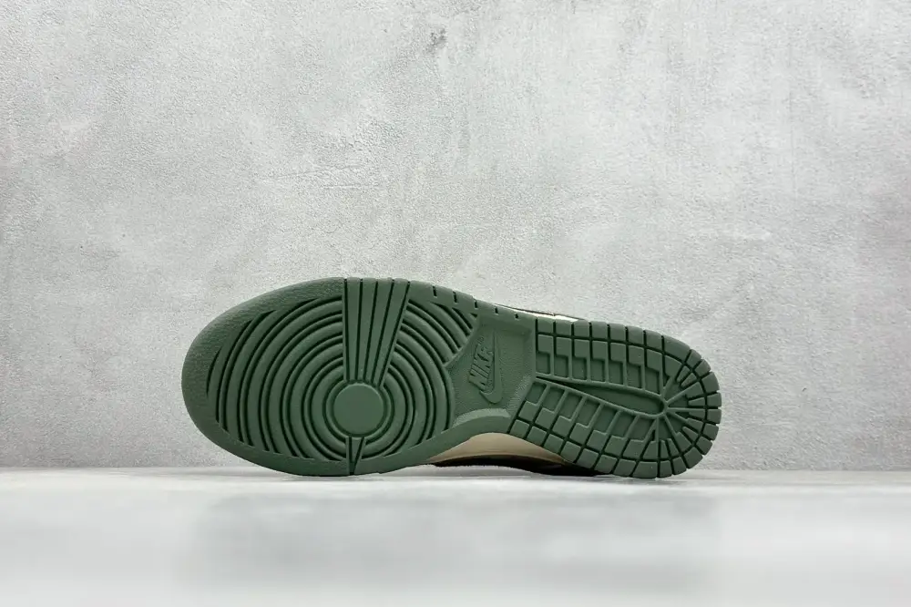 FreshLook Nike SB Dunk Low x GUCCI Gray Brown Green Nikes – High-Quality 1567 