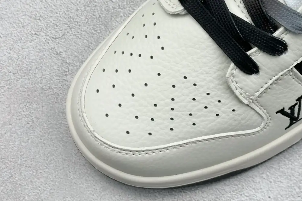 Nike SB Dunk Low x Louis Vuitton White Black Denim Nikes Bright 1573 