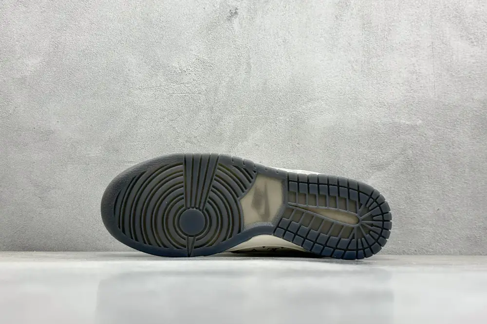 Efficient Nike SB Dunk Low x Louis Vuitton White Grey Nike 1557  FFDE93