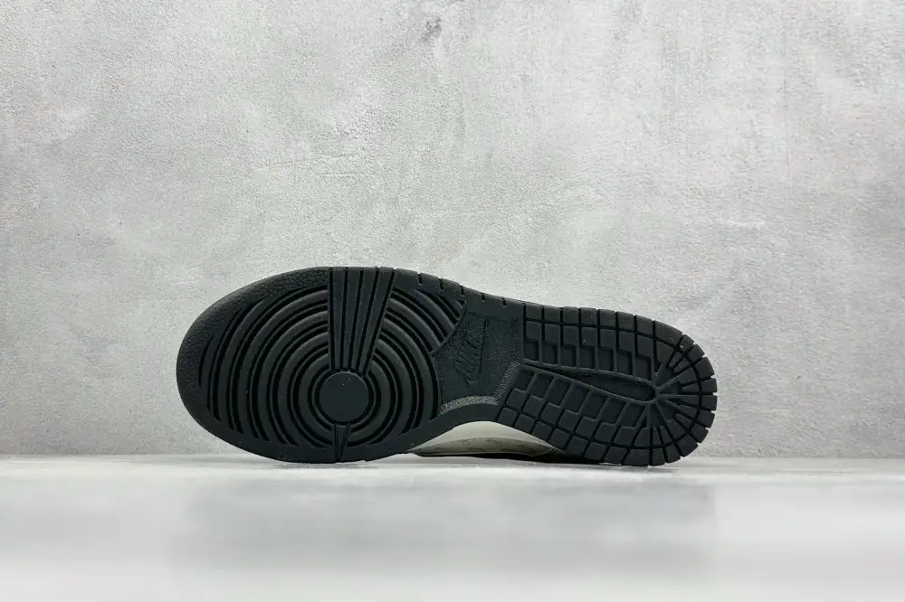Nike SB Dunk Low x Stussy White Black Red – Nikes & Collection ZipUp 1586 