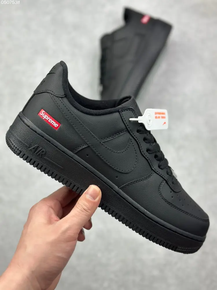 Trendy Nike x Supreme Air Force 1 '07 Low All Black Limited Edition – Best Sneakers – Size 36- 997 