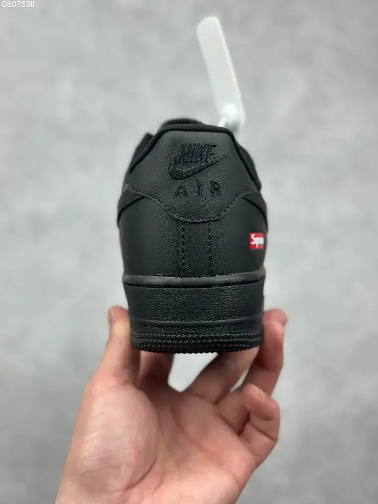 Trendy Nike x Supreme Air Force 1 '07 Low All Black Limited Edition – Best Sneakers – Size 36- 997 