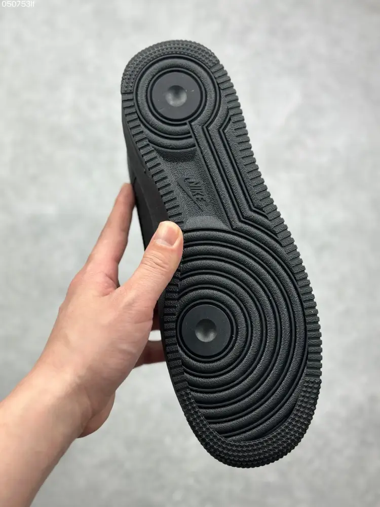 Trendy Nike x Supreme Air Force 1 '07 Low All Black Limited Edition – Best Sneakers – Size 36- 997 