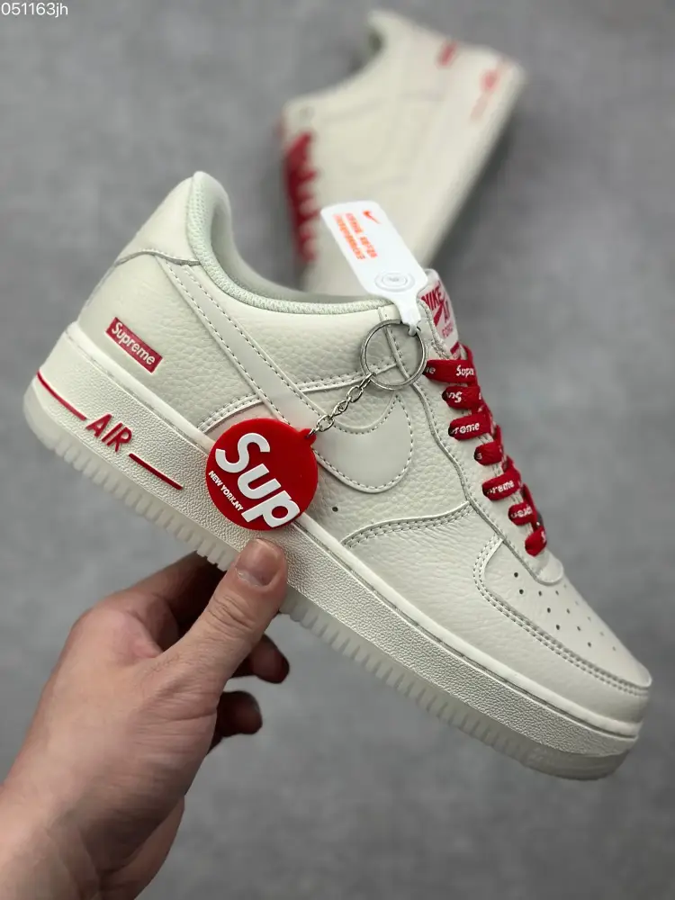 Vibrant Nike x Supreme Air Force 1 '07 Low Cream Red Sneakers – Limited Edition Best Sneakers 991 
