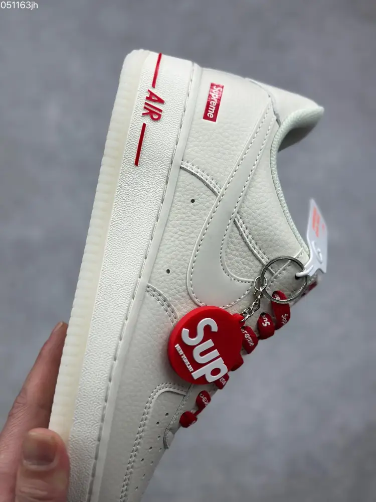 Vibrant Nike x Supreme Air Force 1 '07 Low Cream Red Sneakers – Limited Edition Best Sneakers 991 