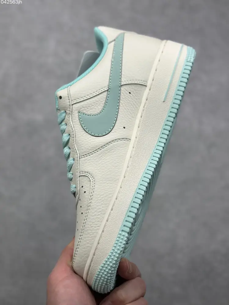 Nike x Supreme Air Force 1 07 Low 'Ice Blue' – Limited Edition Best Sneakers OnTrend 998 