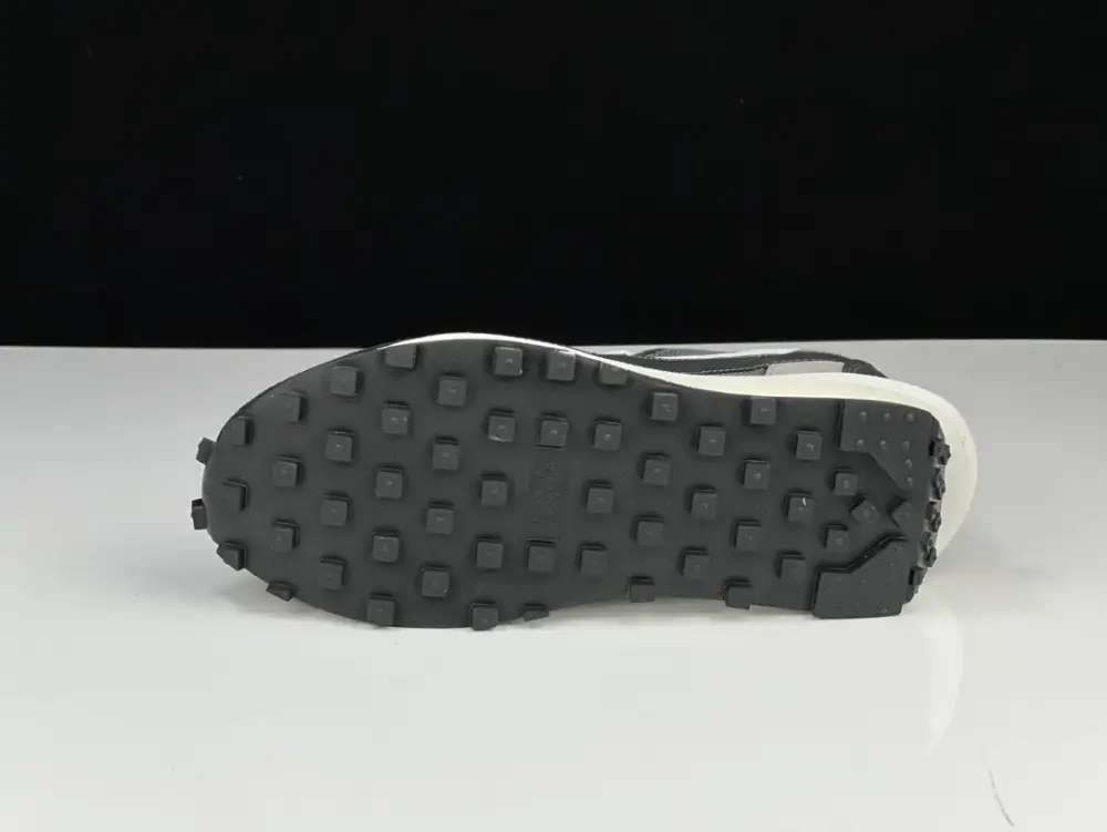 SACAI x NIKE LDV Waffle Black White Hybrid Running – Nike Sneakers Unique 1511 