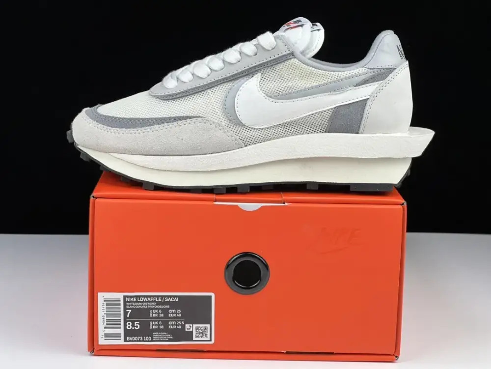 Youthful SACAI x Nike LDV Waffle Grey White Deconstructed Running – Nike Edition with Design 1512  ABFBB442