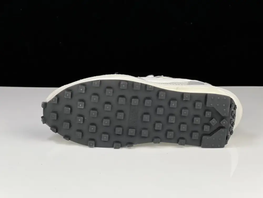 Youthful SACAI x Nike LDV Waffle Grey White Deconstructed Running – Nike Edition with Design 1512 