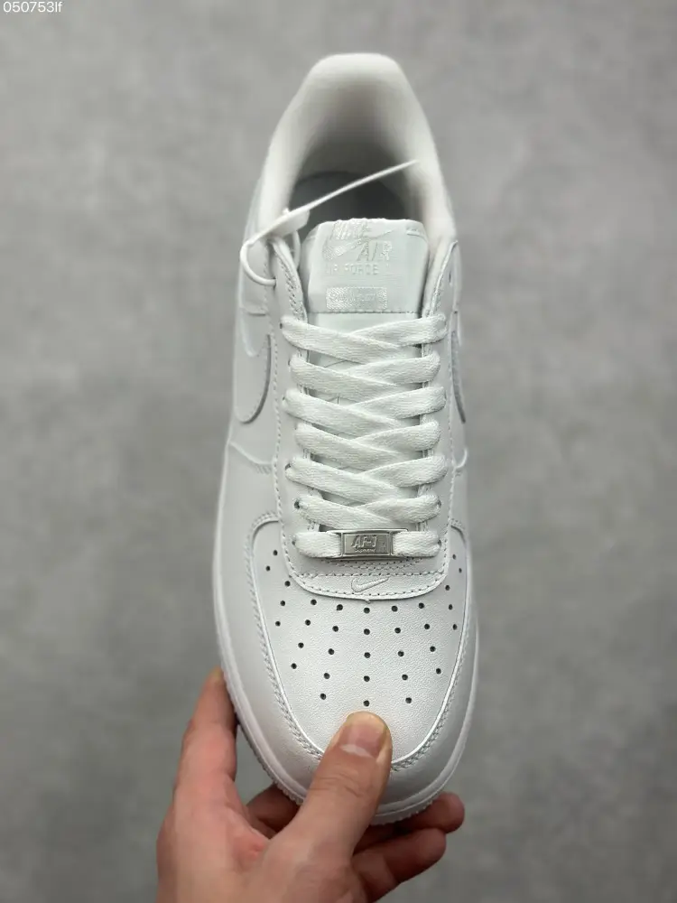 Trendsetting Supreme x Nike Air Force 1 '07 Low All-White Custom Leather Sneakers – Best Sneakers & 993 