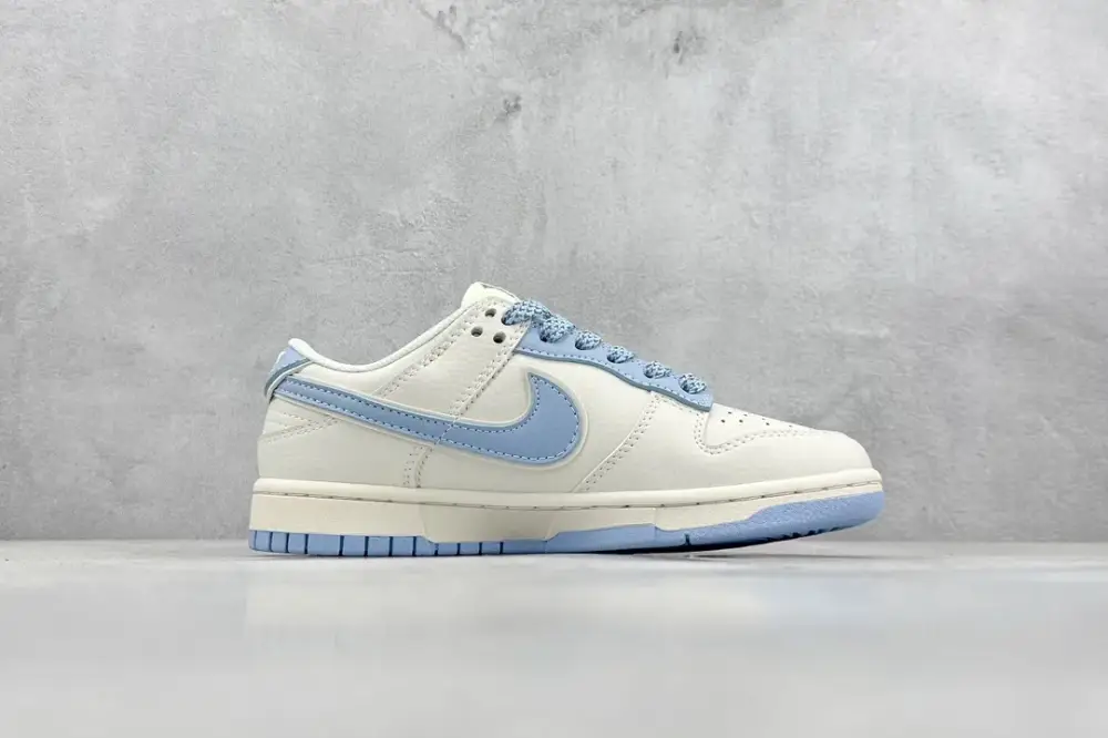Supreme x Nike SB Dunk Low Blue Starry Sky Nikes Sneakers EasyCare 1575 