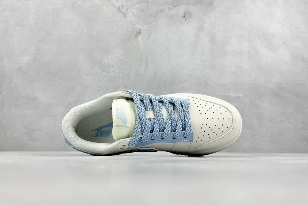 Supreme x Nike SB Dunk Low Blue Starry Sky Nikes Sneakers EasyCare 1575 