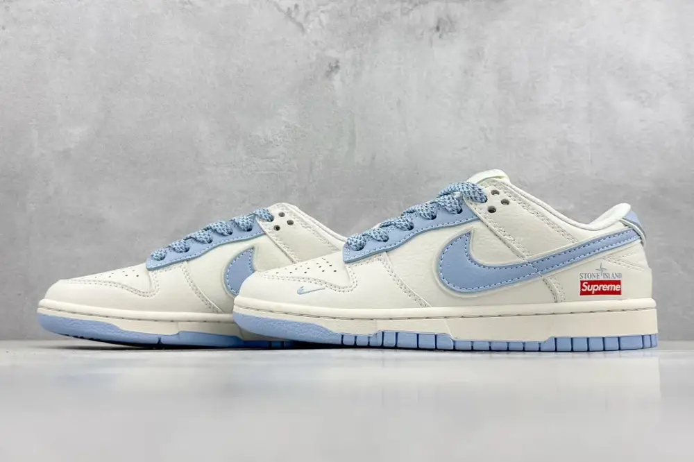 Supreme x Nike SB Dunk Low Blue Starry Sky Nikes Sneakers EasyCare 1575 