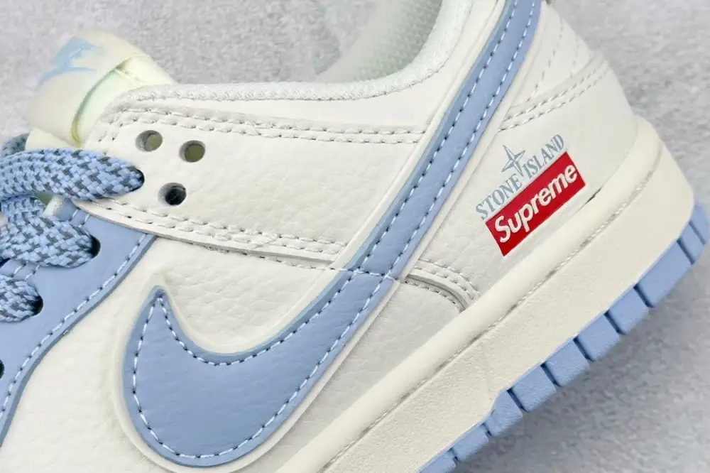 Supreme x Nike SB Dunk Low Blue Starry Sky Nikes Sneakers EasyCare 1575 