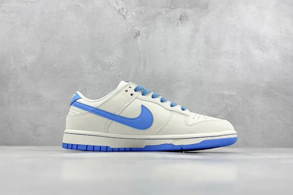 Stretchable Supreme x Nike SB Dunk Low Blue White – Nikes & Fake Nike 1597 