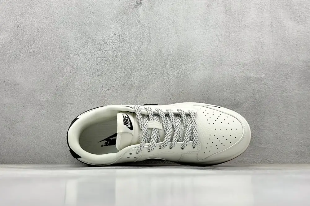 Supreme x Nike SB Dunk Low White Black – Nikes & Fake Nike AllSeason 1608 