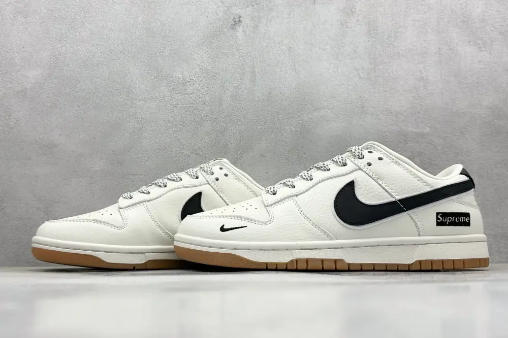 Supreme x Nike SB Dunk Low White Black – Nikes & Fake Nike AllSeason 1608 