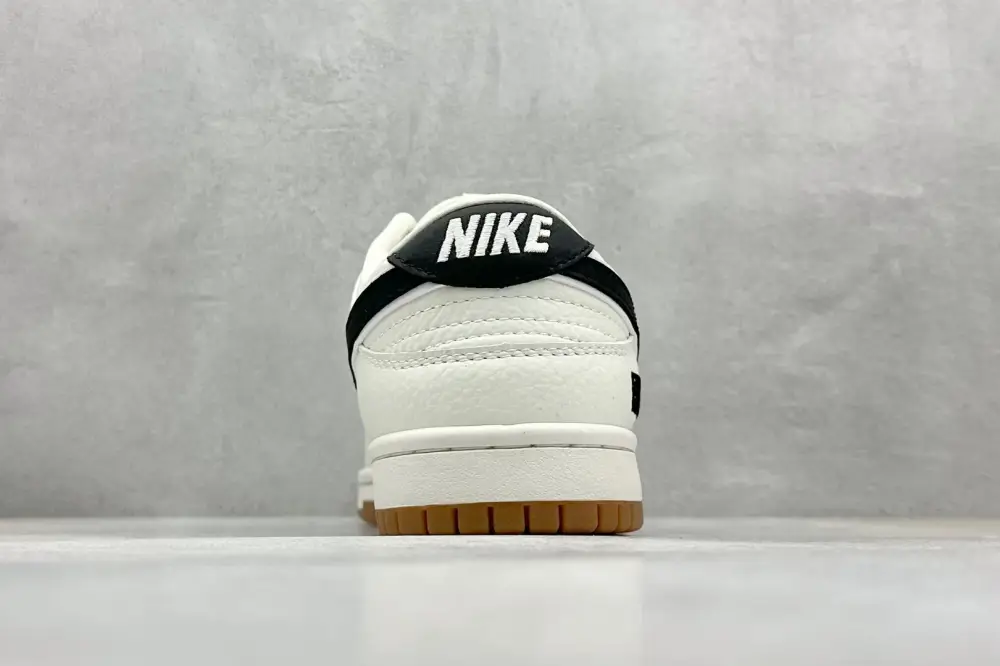 Supreme x Nike SB Dunk Low White Black – Nikes & Fake Nike AllSeason 1608 