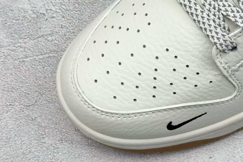 Supreme x Nike SB Dunk Low White Black – Nikes & Fake Nike AllSeason 1608 