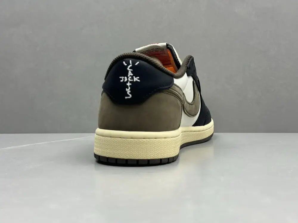 Travis Scott x Air Jordan 1 Low 