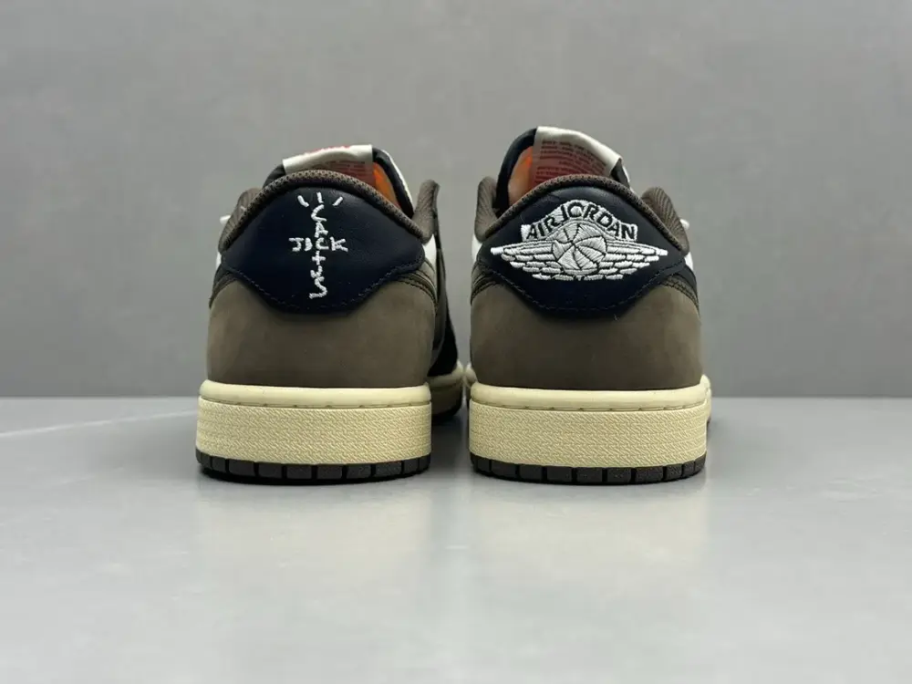 Travis Scott x Air Jordan 1 Low 
