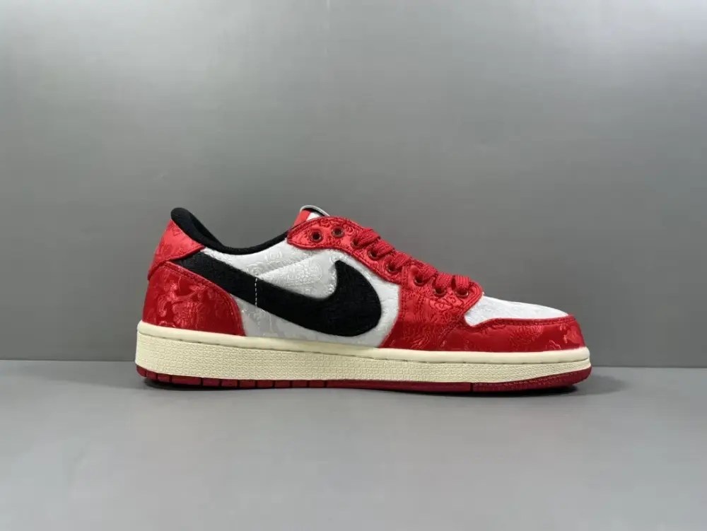 Travis Scott x Air Jordan 1 Low OG SP 
