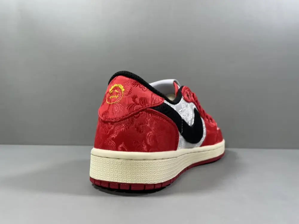 Travis Scott x Air Jordan 1 Low OG SP 