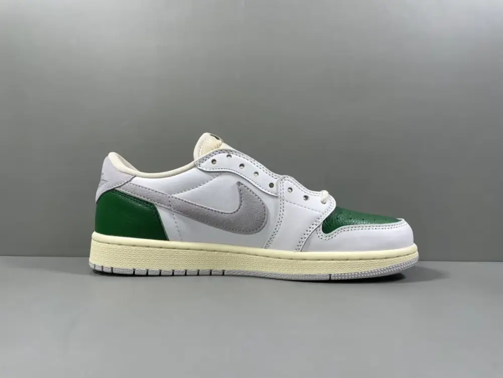 Practical Travis Scott x Air Jordan 1 Low OG SP 