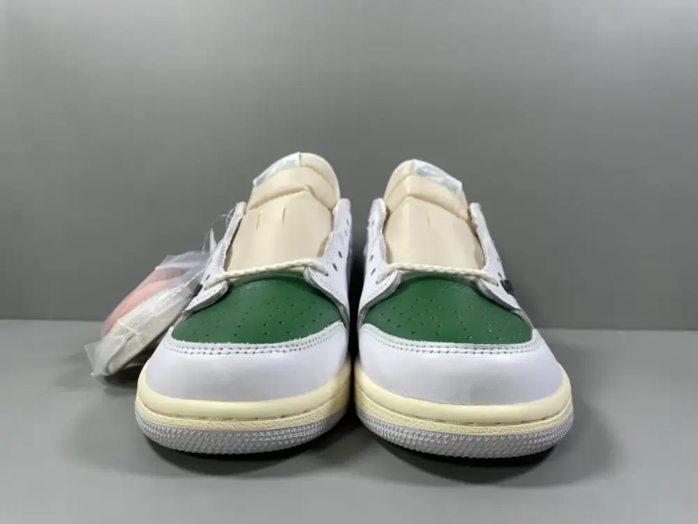 Practical Travis Scott x Air Jordan 1 Low OG SP 