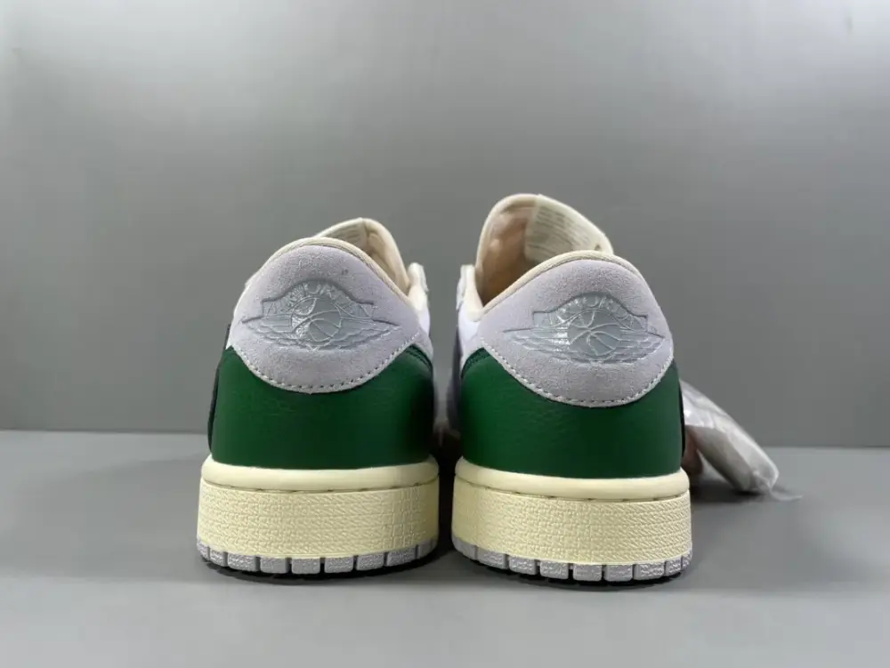 Practical Travis Scott x Air Jordan 1 Low OG SP 