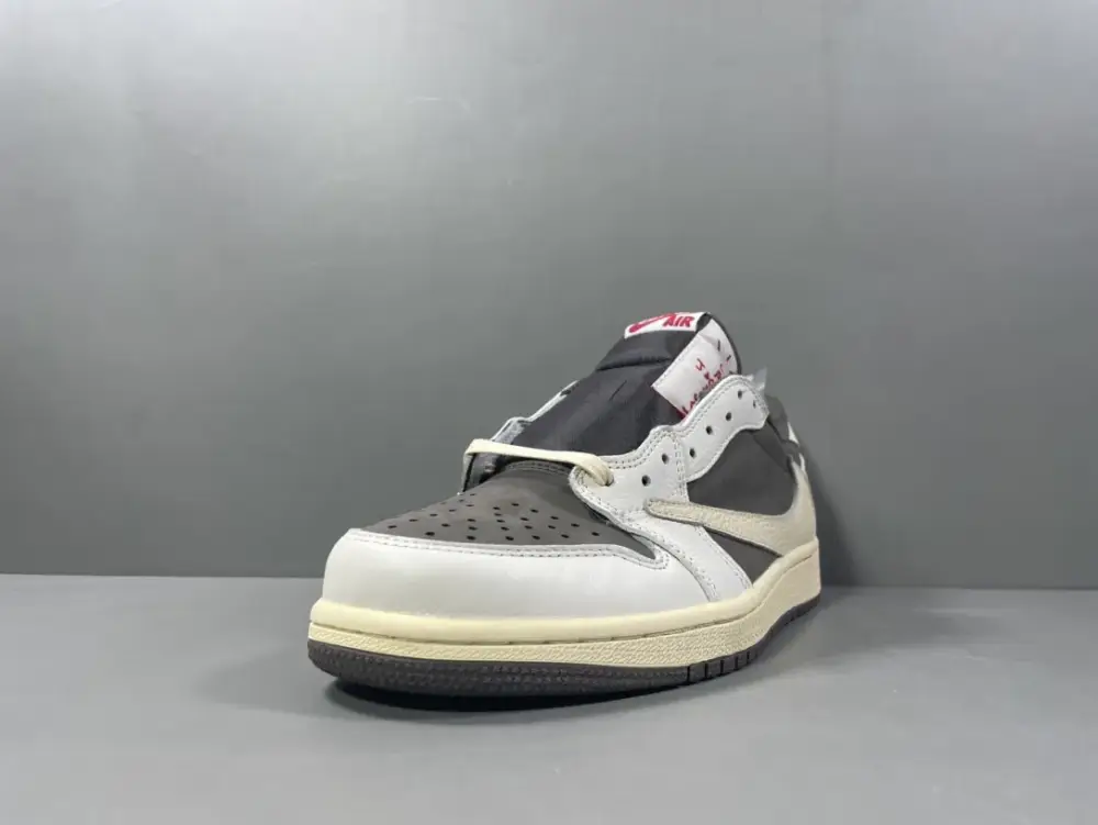 Fashionable Travis Scott x Air Jordan 1 Low OG SP 