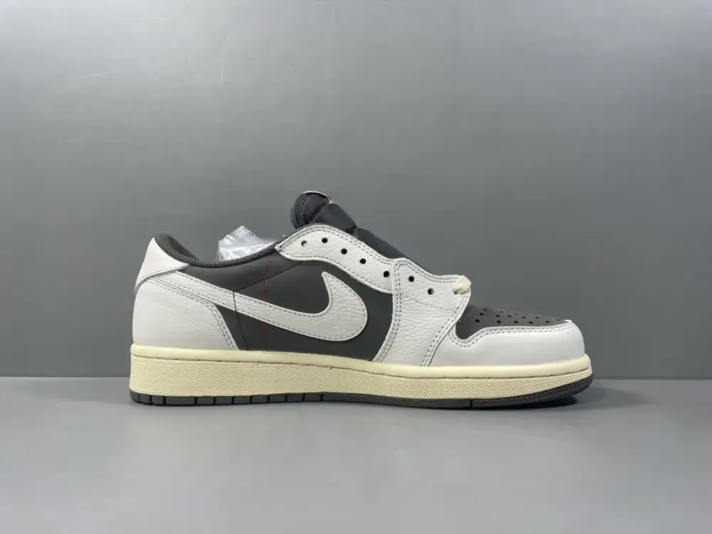 Fashionable Travis Scott x Air Jordan 1 Low OG SP 