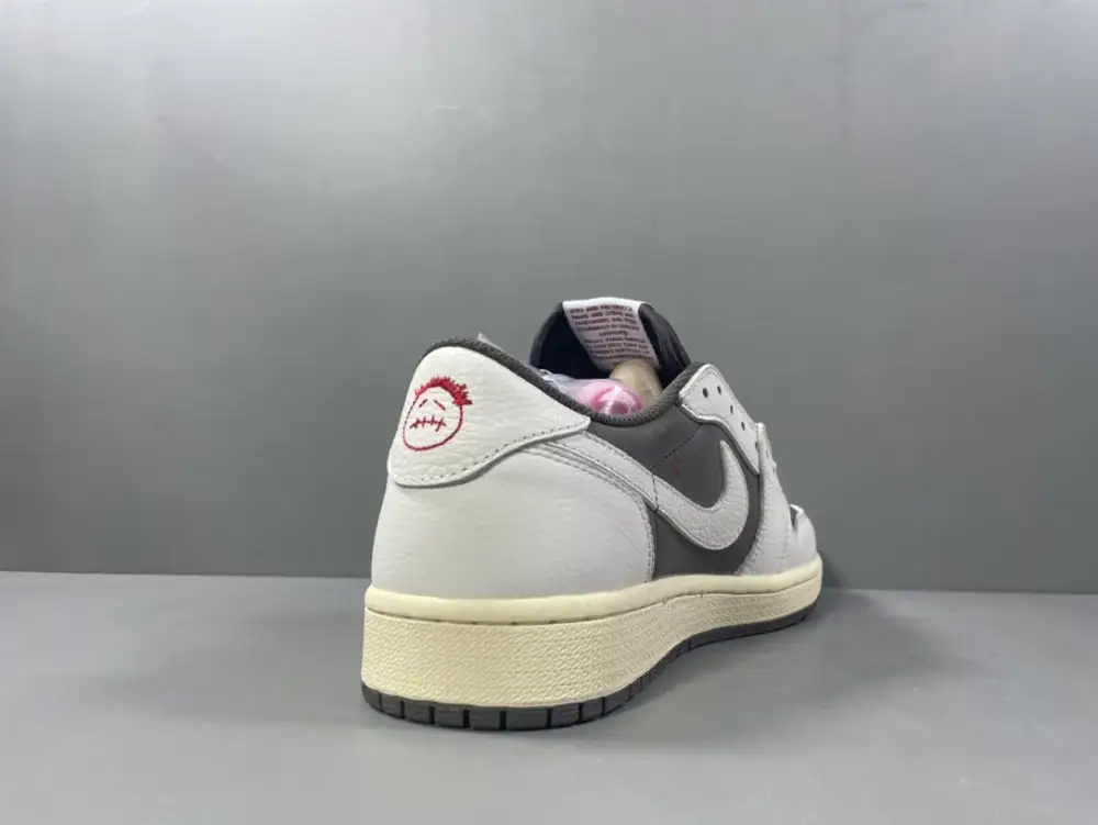 Fashionable Travis Scott x Air Jordan 1 Low OG SP 