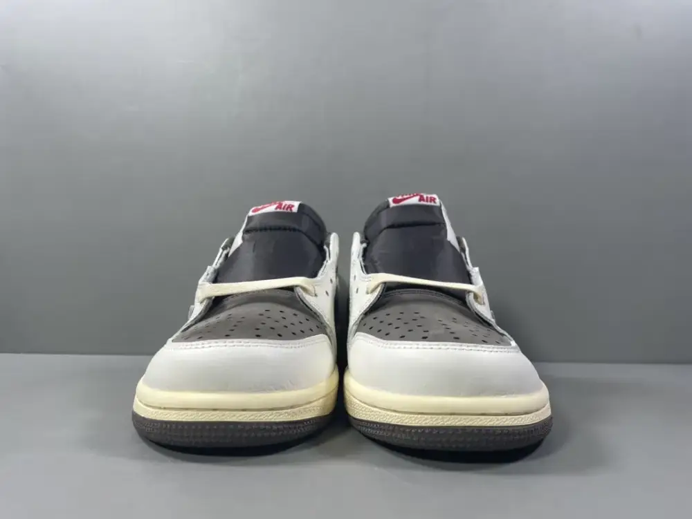 Fashionable Travis Scott x Air Jordan 1 Low OG SP 
