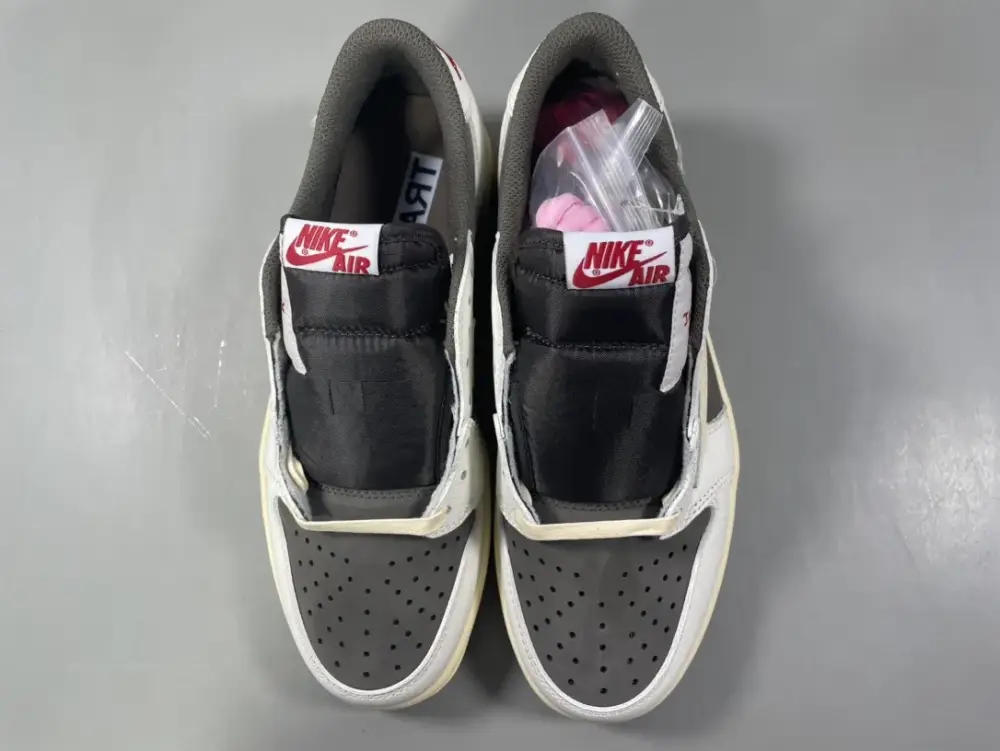 Fashionable Travis Scott x Air Jordan 1 Low OG SP 