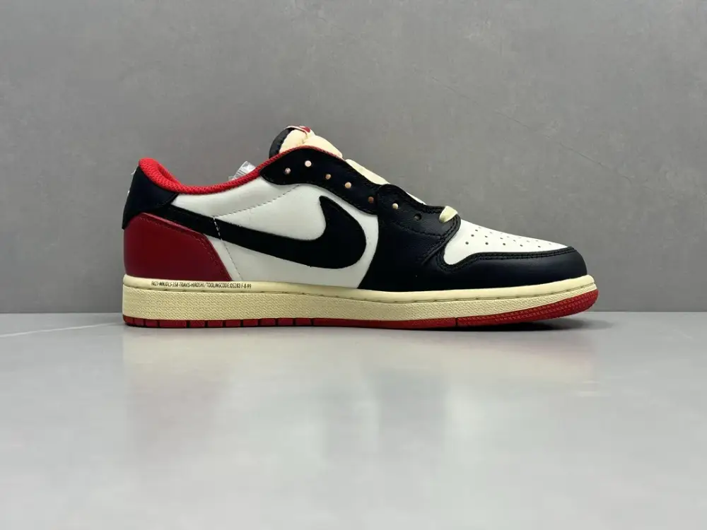 TechFriendly Travis Scott x Air Jordan 1 Low Reverse Mocha – White Red Black – Authentic Version with Top and Best Sneakers Quality 1262 