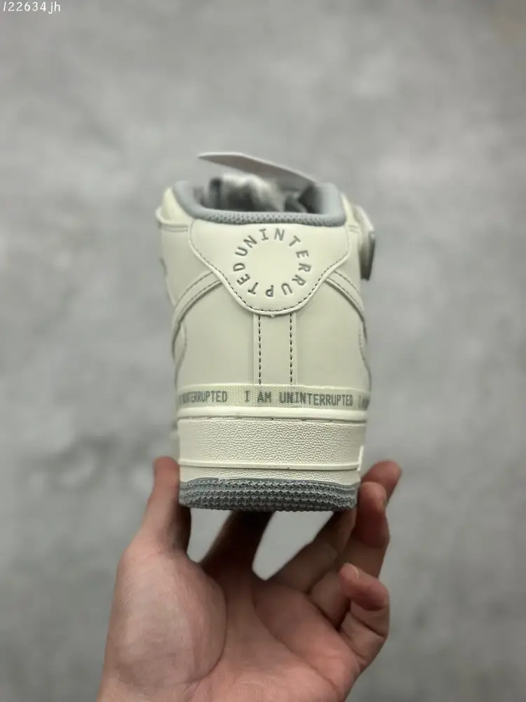 Snug Uninterrupted x Nike Air Force 1 Mid 