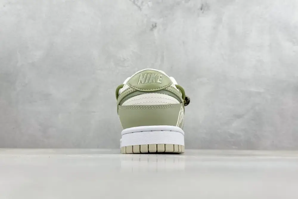 Seasonal YC NK Dunk Low Palace Dragon Well Tea – Nikes & 1602 