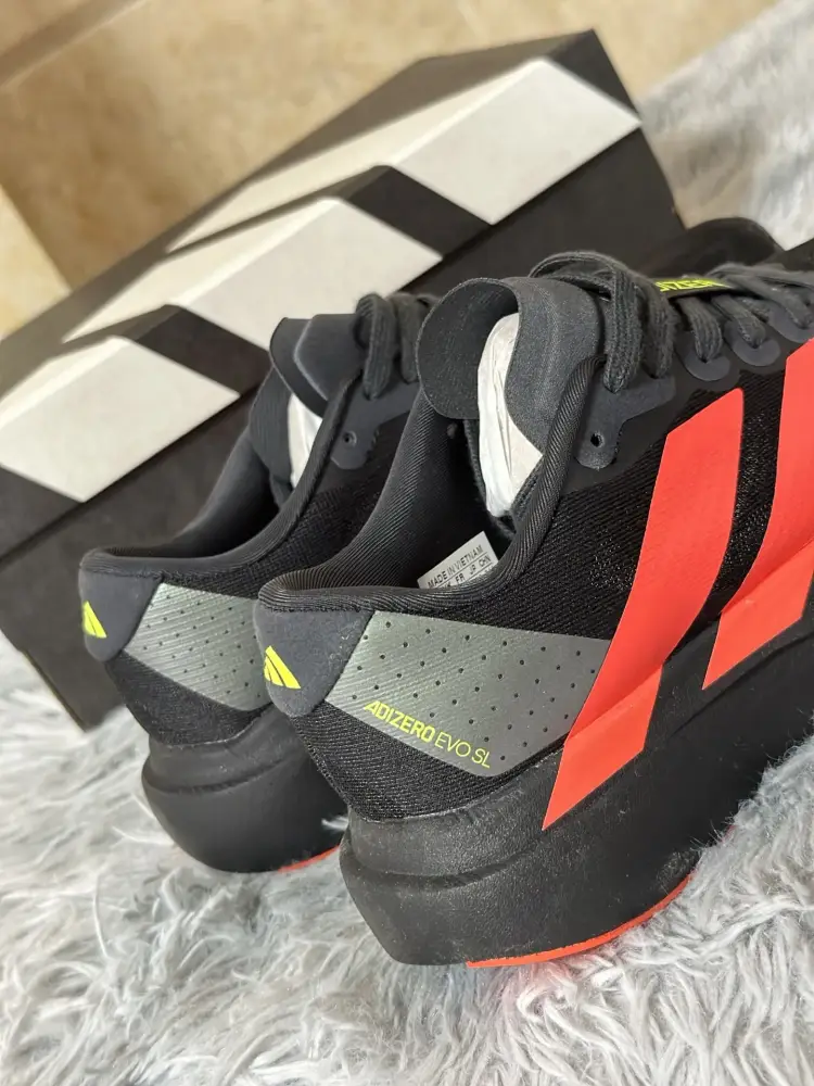 Flexible adidas Adizero Evo SL Core Black Red Sneakers – 475 