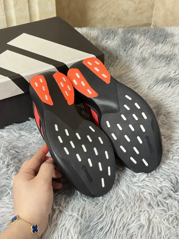 Flexible adidas Adizero Evo SL Core Black Red Sneakers – 475 