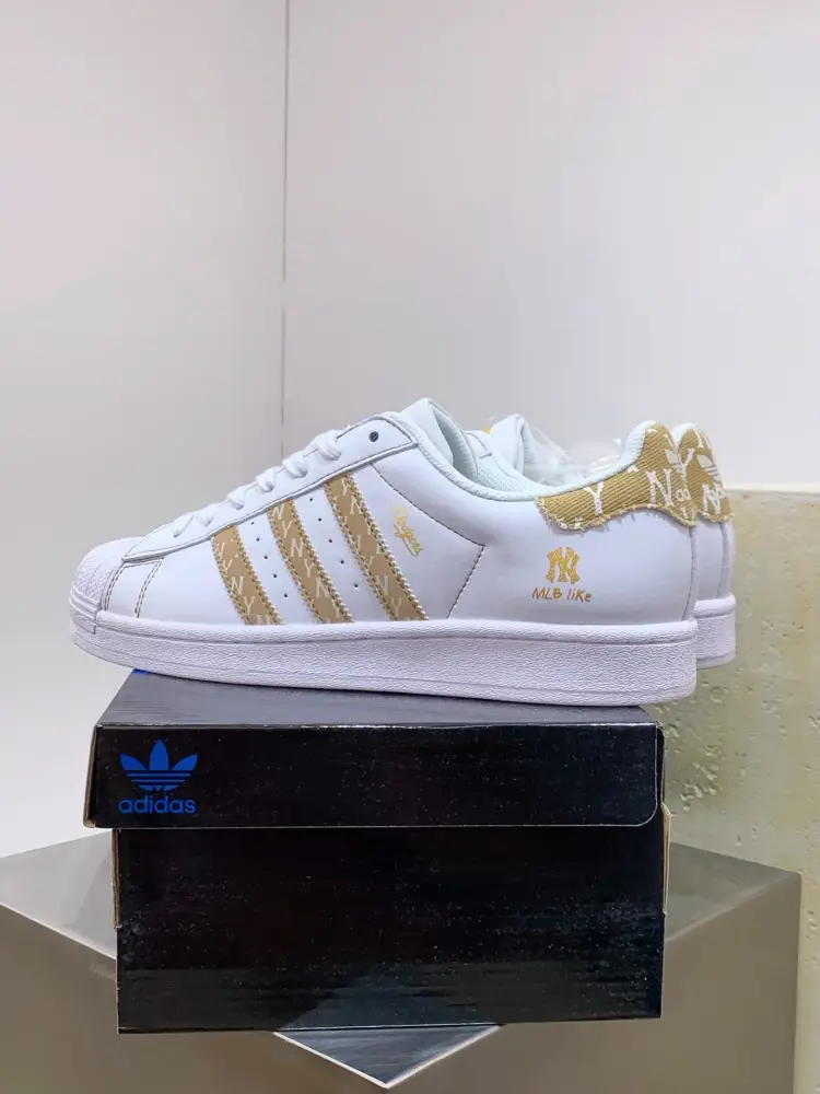 Fashionable adidas Gazelle Indoor W MLB White Gold – Adidas 511 
