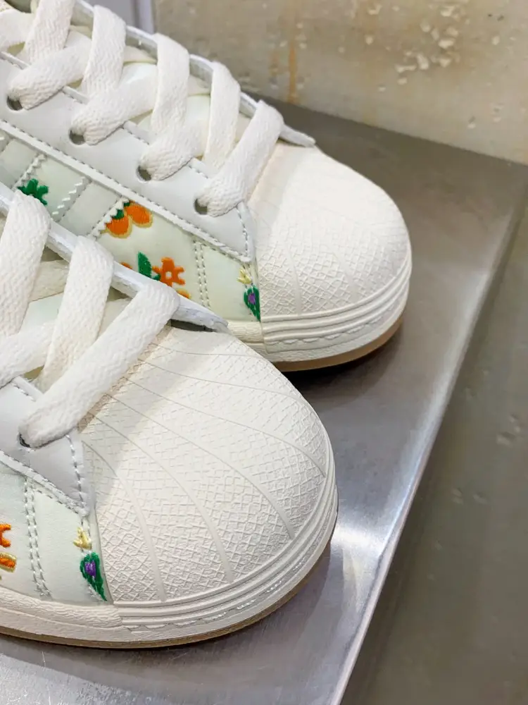 Breathable adidas Originals Superstar 2 Floral White – Sneakers 541 