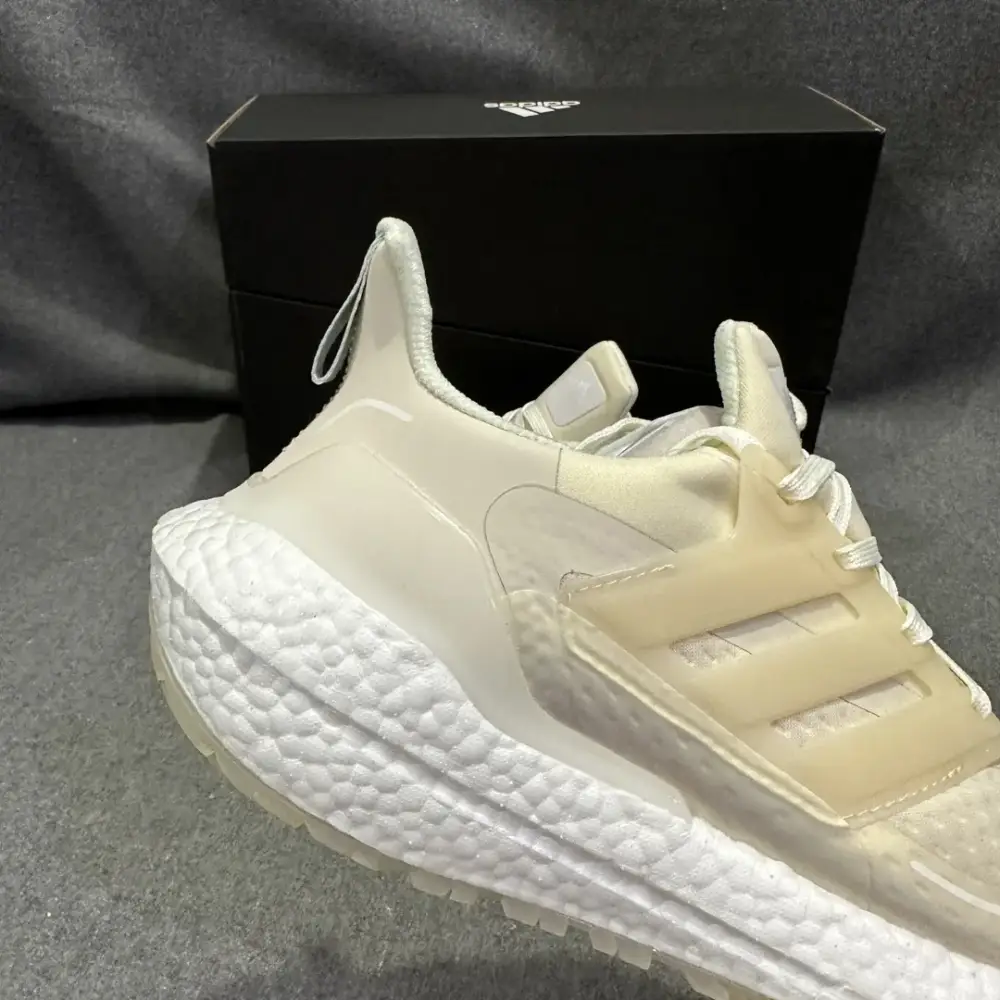 Sporty adidas Ultraboost 21 Wheat Running – Adidas Collection 570 