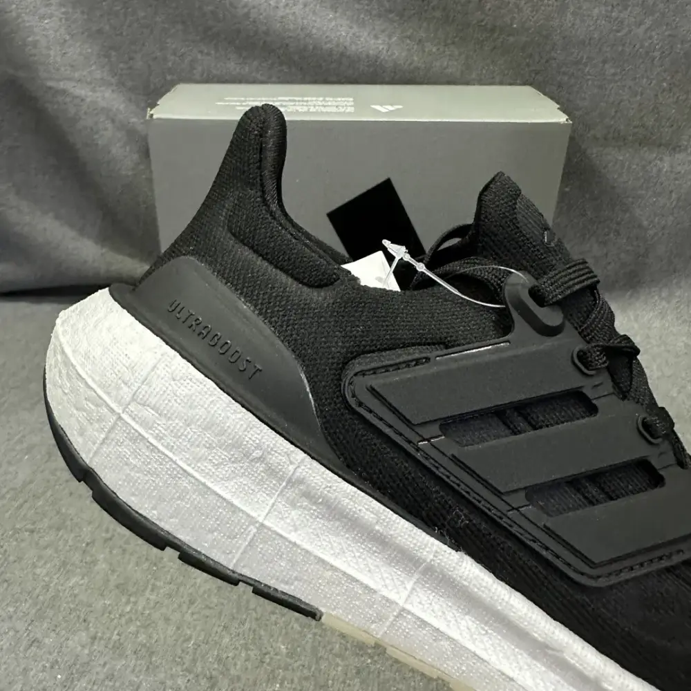 Flexible adidas Ultraboost 23 Light Black White Running – Adidas Edition 577 