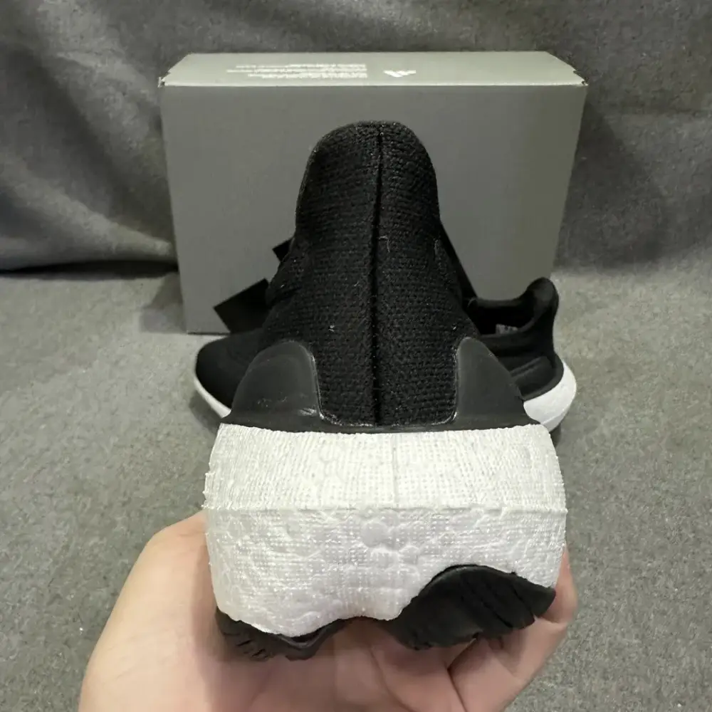 Flexible adidas Ultraboost 23 Light Black White Running – Adidas Edition 577 